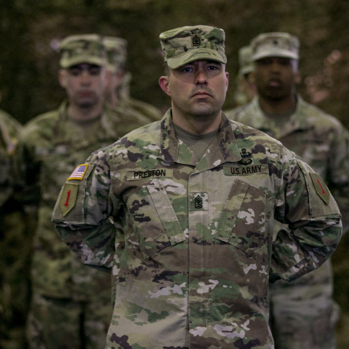 Army Officer vs. Enlisted: What’s The Difference? – USAMM